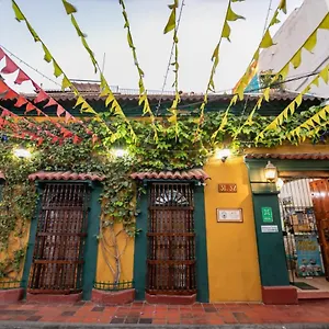 casa-la-casona-de-getsemani-bed-breakfast.cartagena-hotels.org/